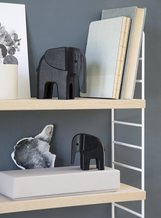 Elefant i sortbejdset asketræ, stor